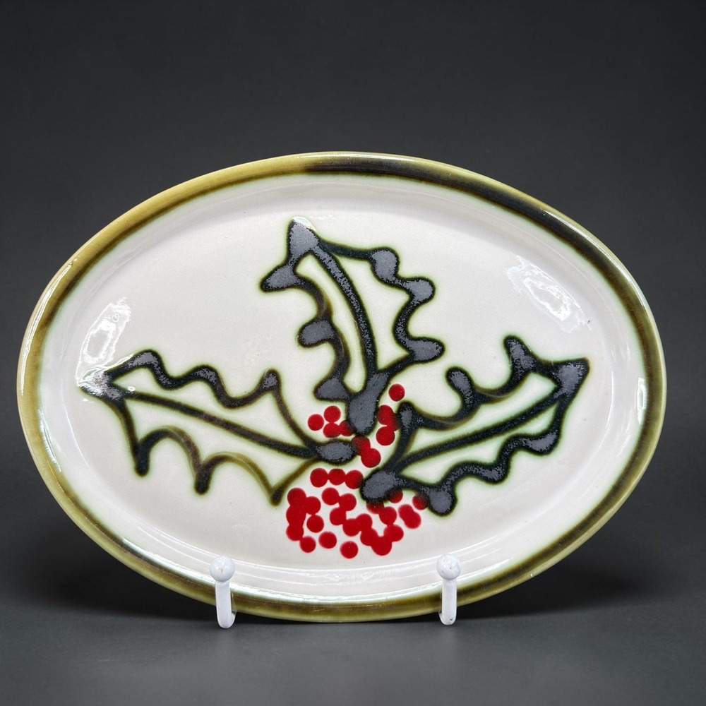 Louisville Stoneware Holly Berry Oval Serving Tray Kentucky Crafted PL Mahoney